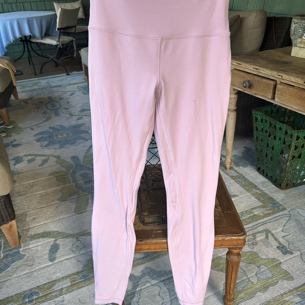 Lululemon lavender High-Waisted Leggings. Size 8L